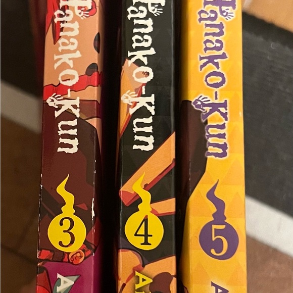 Hanaku Kun Toilet Bound book series - Picture 2 of 2